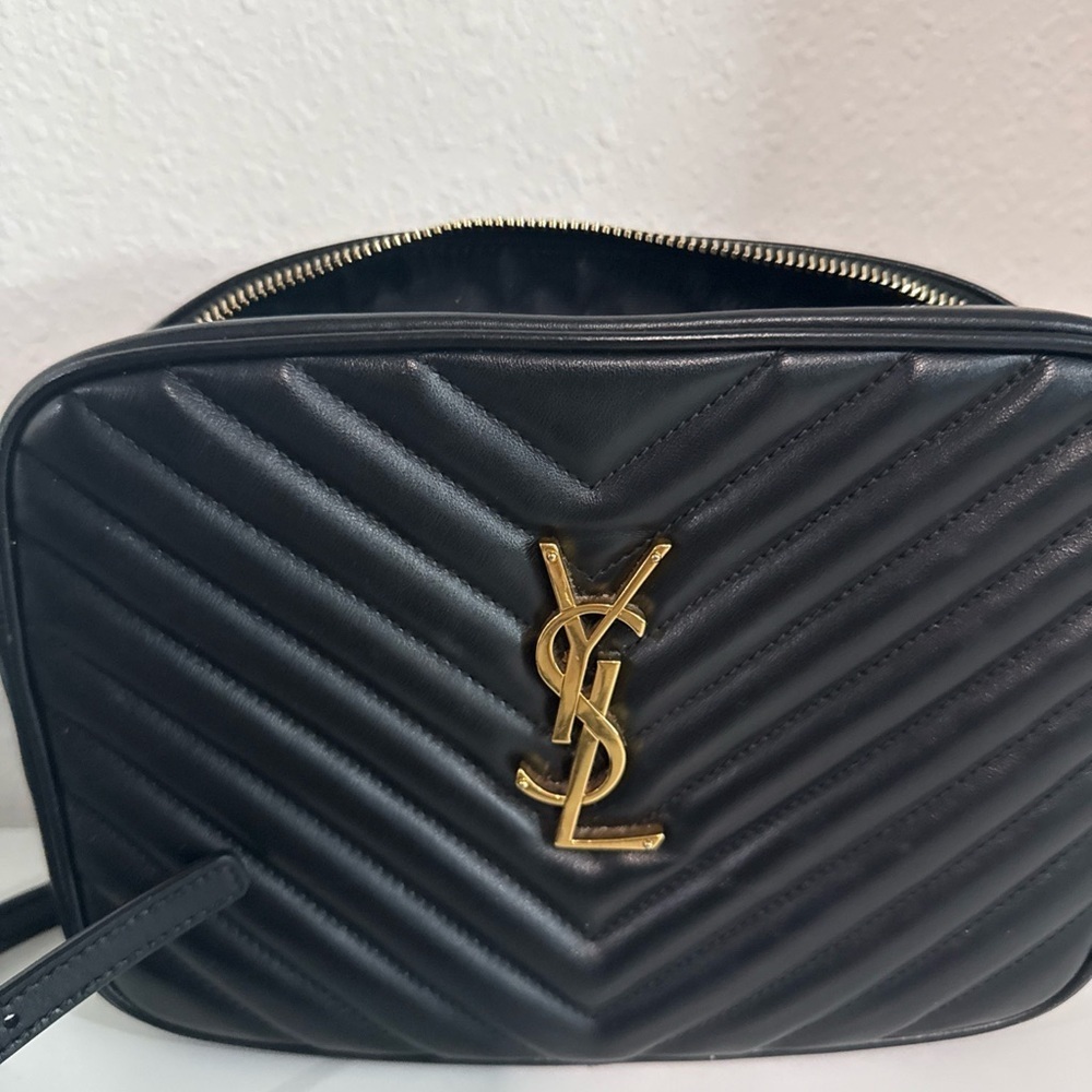 Yves Saint Laurent Black Chevron Crossbody Bag - Picture 3 of 10